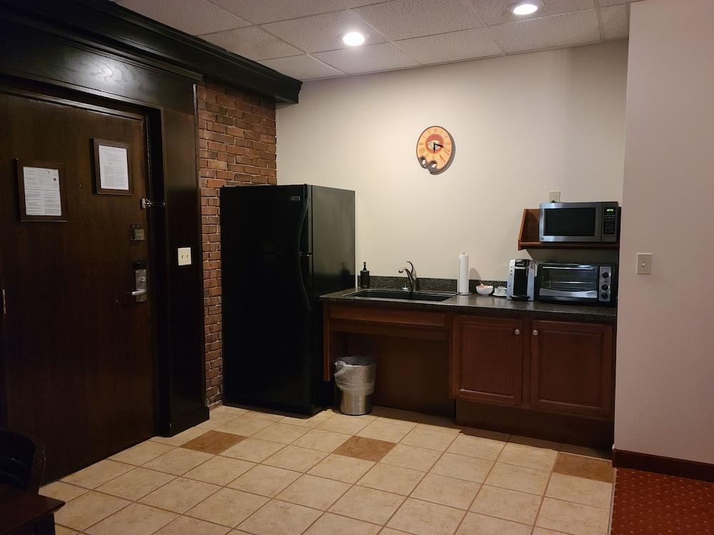 Best Western Plus Plattsburgh Dış mekan fotoğraf