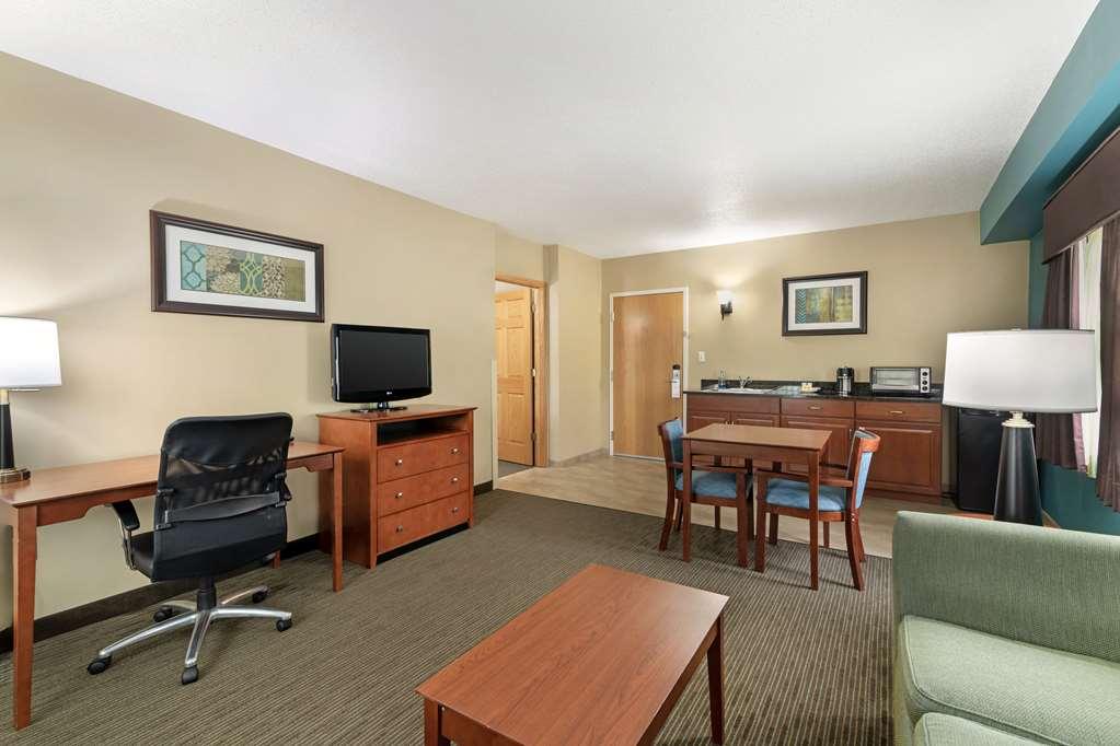 Best Western Plus Plattsburgh Oda fotoğraf